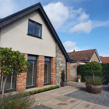 Y Bwythyn Villa Holywell  Bagian luar foto