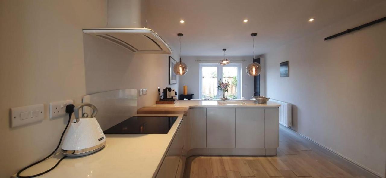 Y Bwythyn Villa Holywell  Bagian luar foto