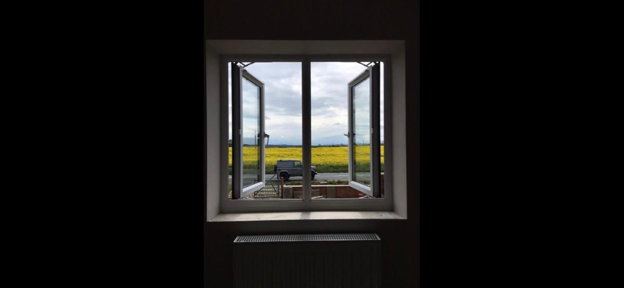Y Bwythyn Villa Holywell  Bagian luar foto